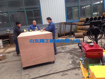 山東翔工機(jī)械小型壓路機(jī)發(fā)貨現(xiàn)場忙！
