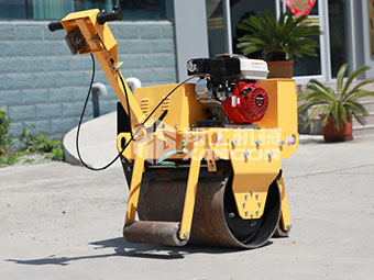 為什么別人家小型壓路機長壽？秘訣在這里！